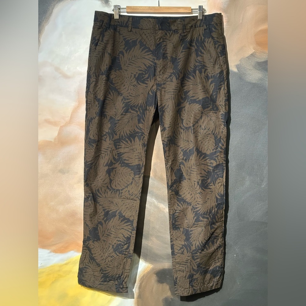 VINCE Men's 36 Brown Leaf-Print Casual Pants